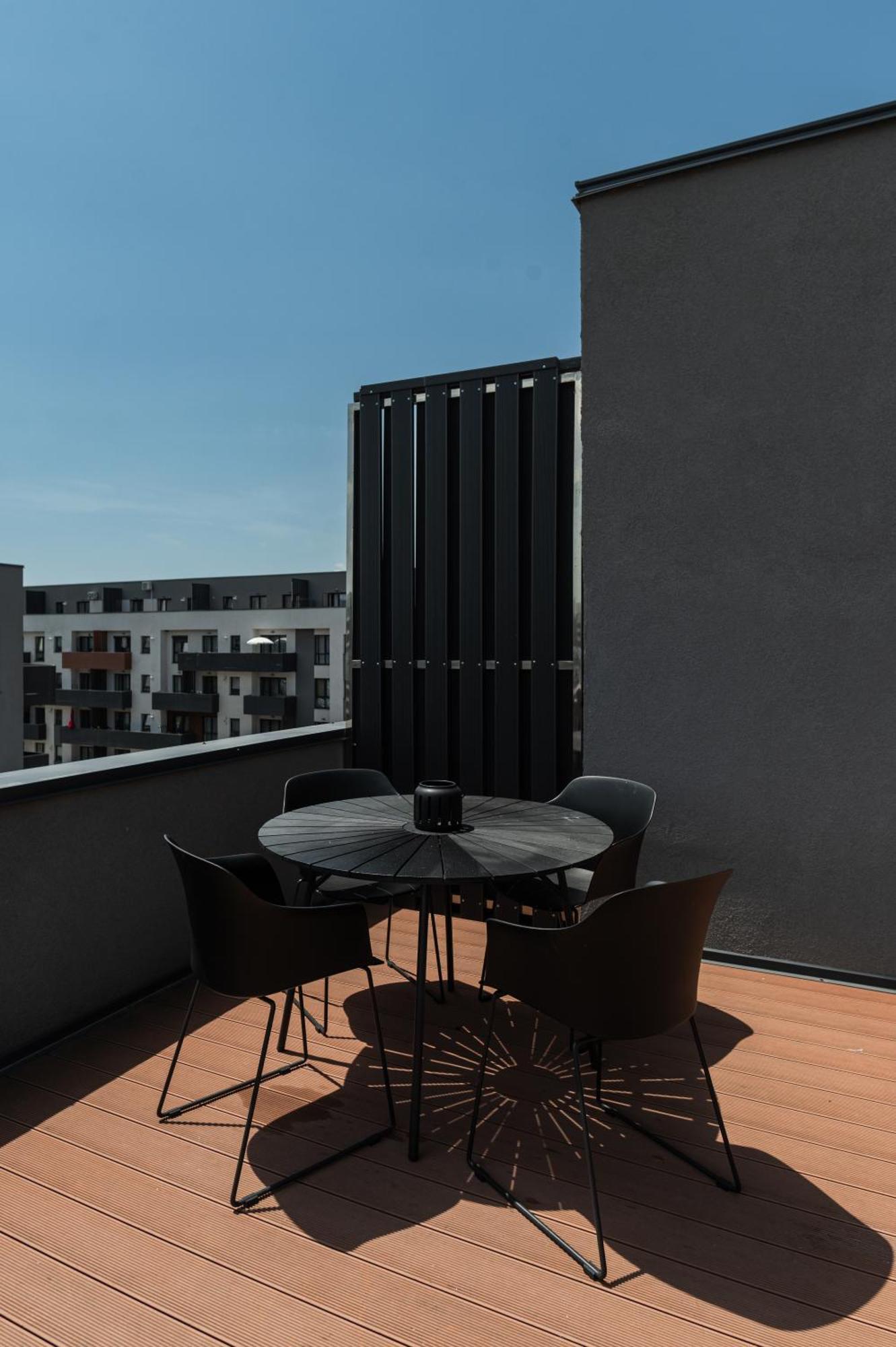 Skylark - Tokyo Penthouse With Jacuzzi, Movie Theater & Panoramic View Apartment Brasov