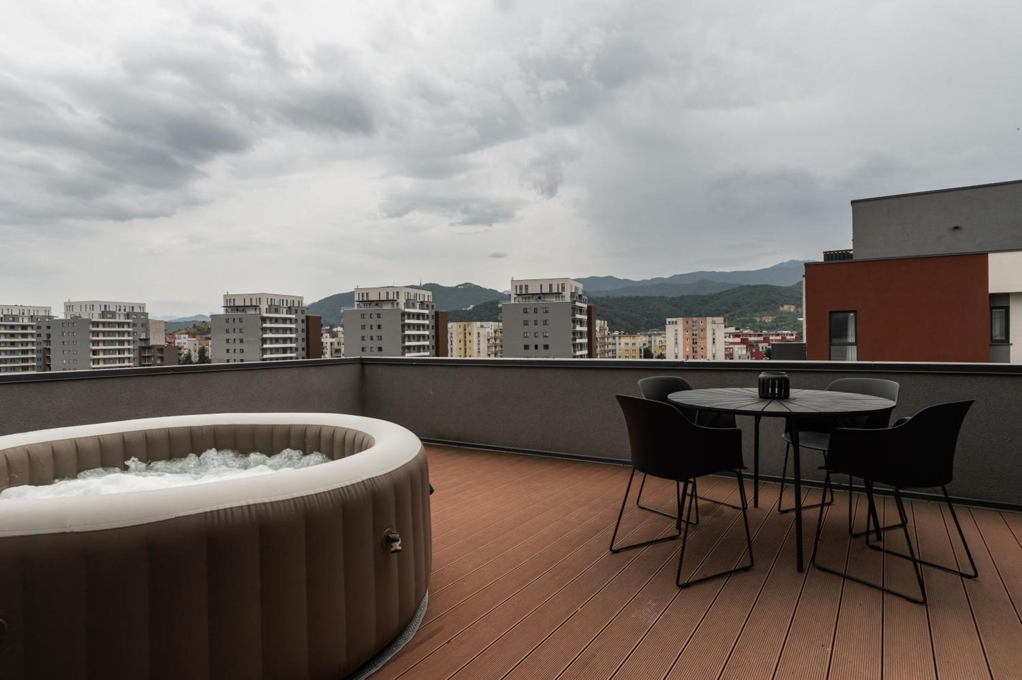 Skylark - Tokyo Penthouse With Jacuzzi, Movie Theater & Panoramic View Apartment